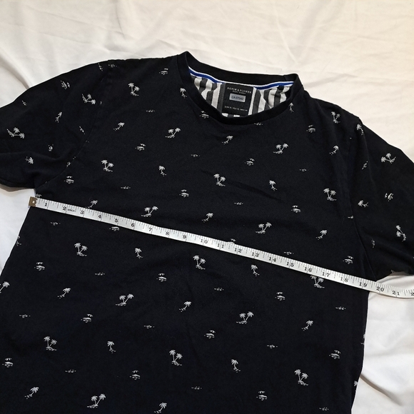 Denim & flower | Black & White palm tree pattern men's crew neck t shirt - Picture 6 of 8